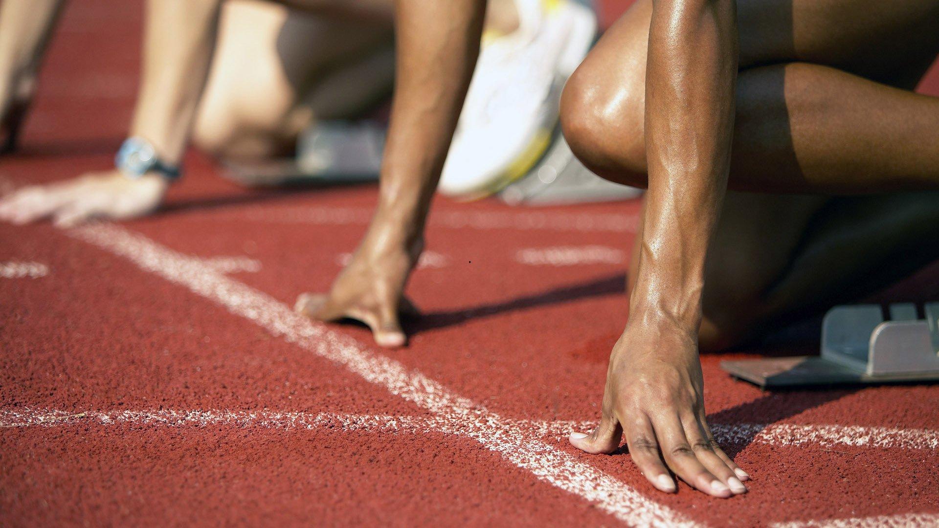 莱昂纳德颠筐绝杀重现江湖!六年等待终迎救赎之夜,快船逆转雷霆夺关键胜局