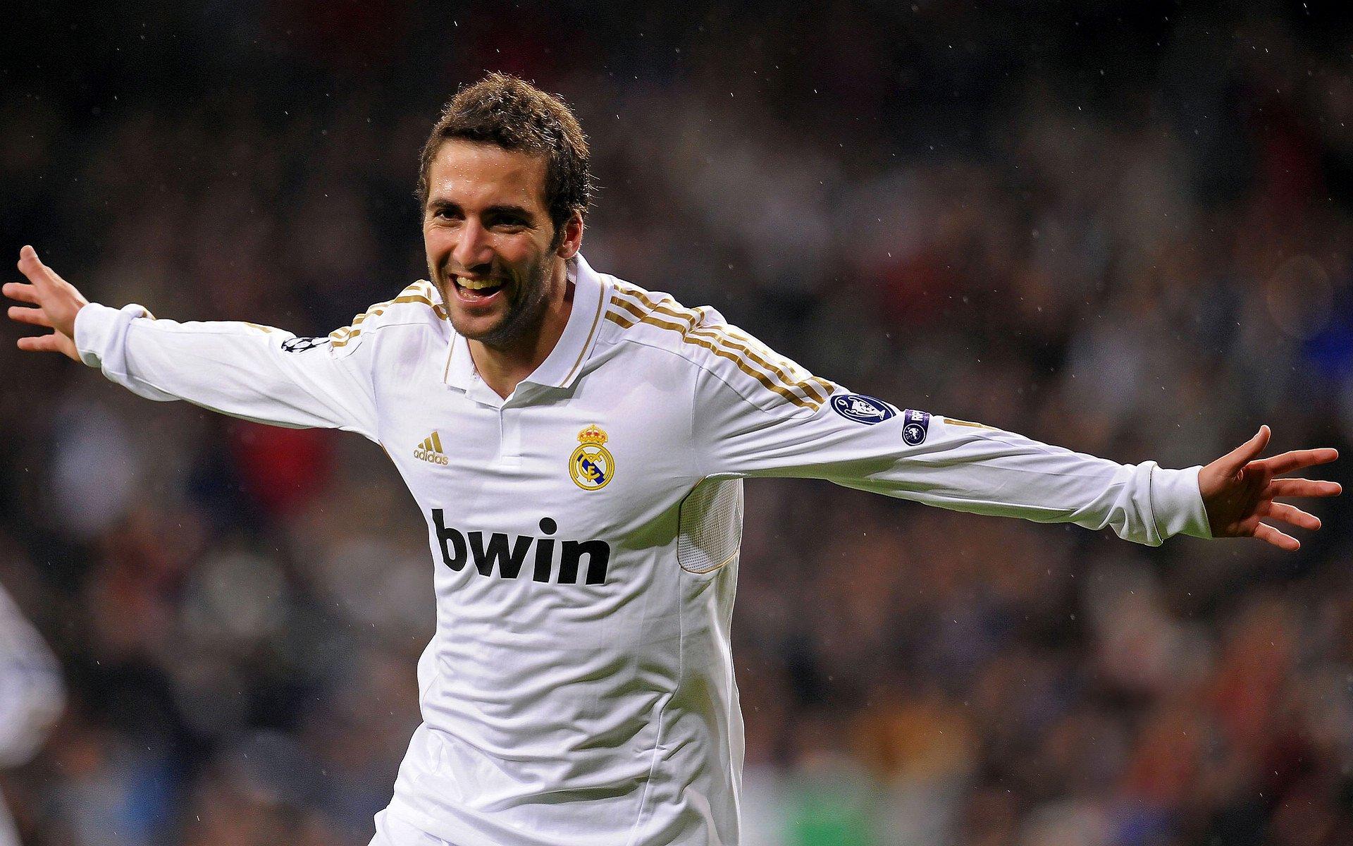 欧冠烽火再燃，皇马坐镇伯纳乌迎战摩纳哥，防线稳固与进攻锐度成对决焦点